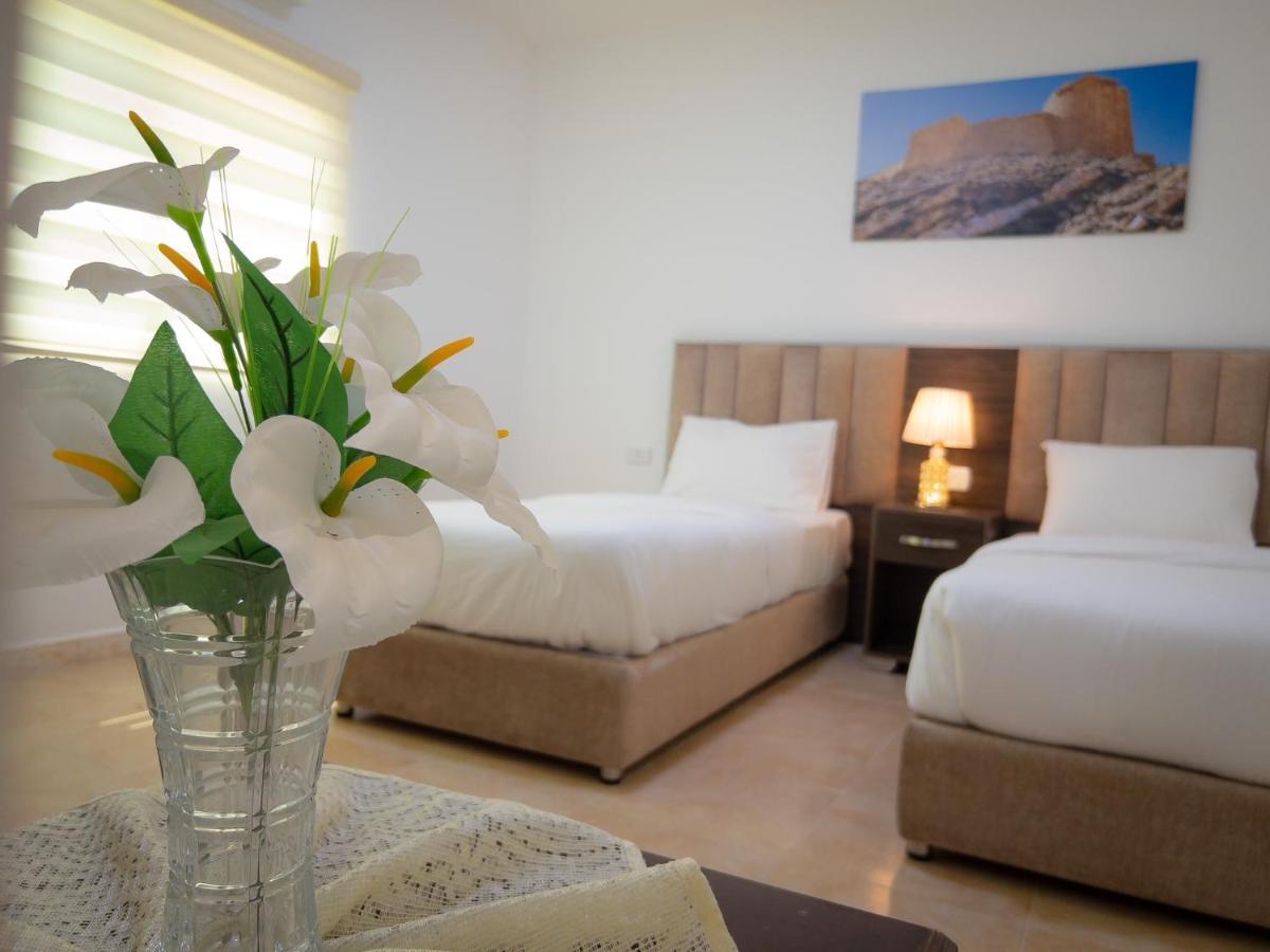 Petra Jewel Luxury Hotel Wadi Musa Bagian luar foto